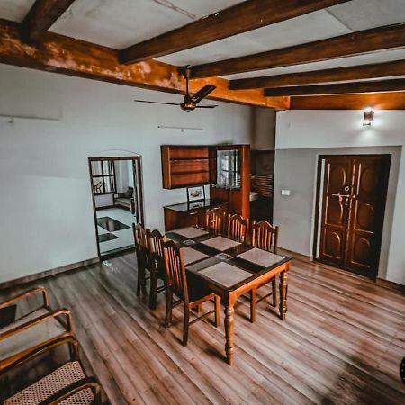 Pearl Beach Bungalow Alappuzha Exterior photo