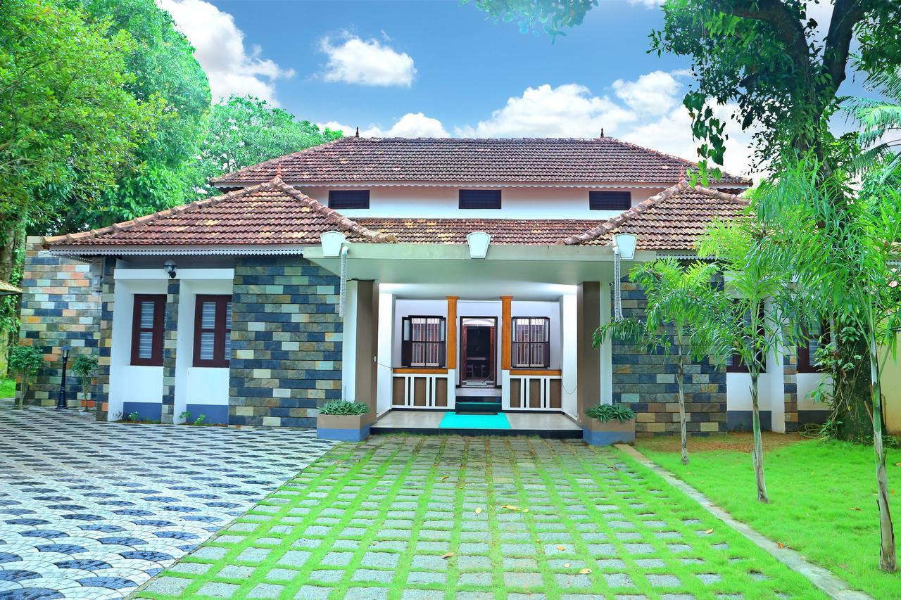 Pearl Beach Bungalow Alappuzha Exterior photo