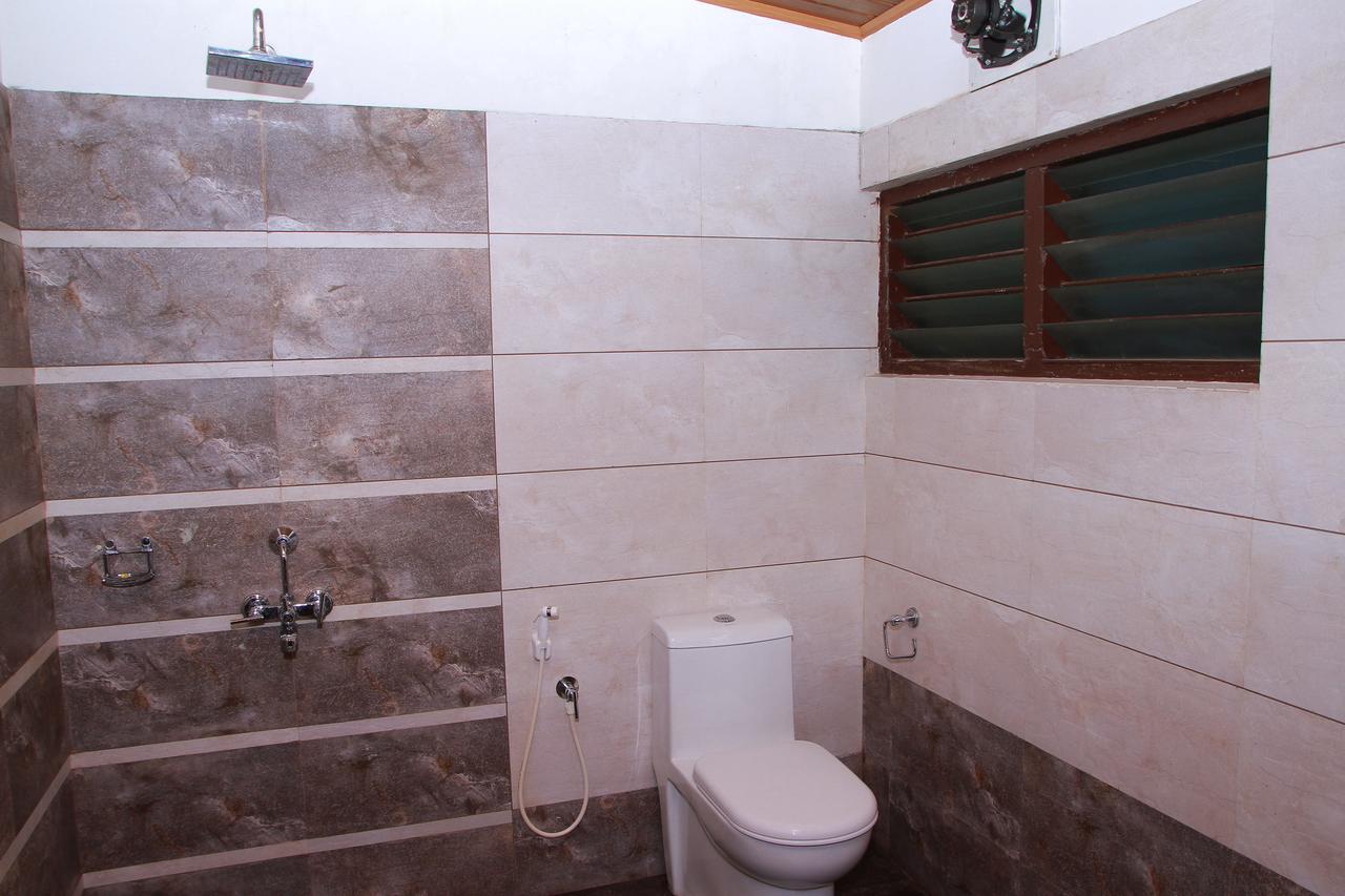 Pearl Beach Bungalow Alappuzha Exterior photo